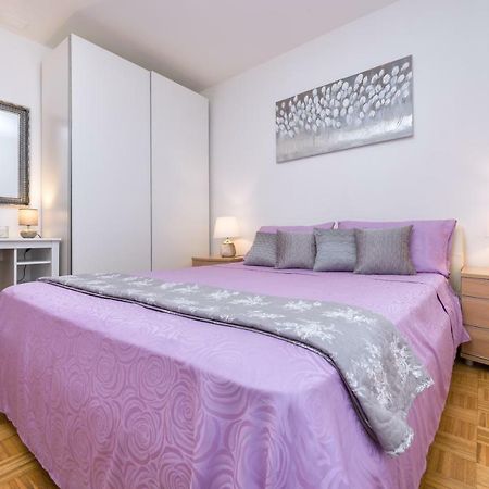 Apartment Kristina, Comfortable And Close To The Center Split Exterior photo