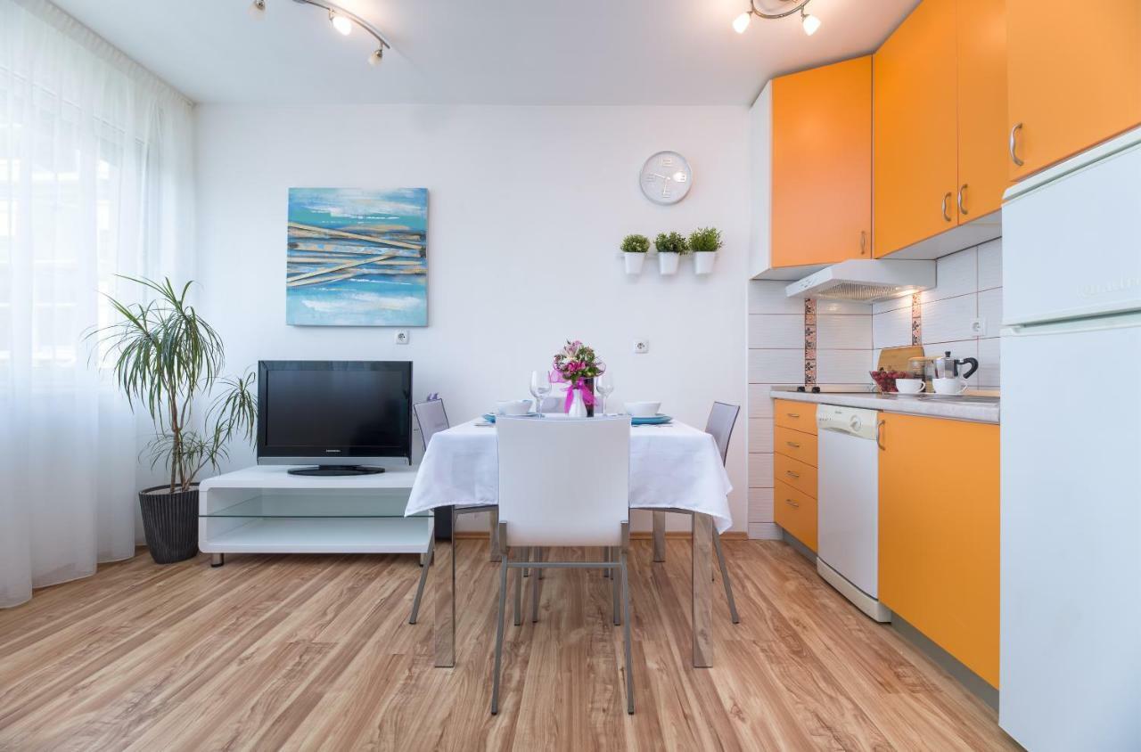 Apartment Kristina, Comfortable And Close To The Center Split Exterior photo