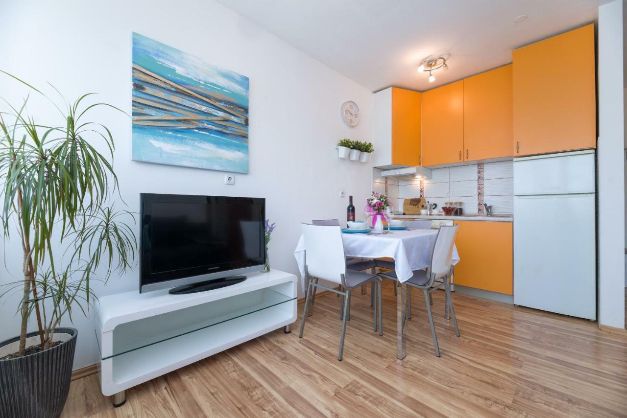 Apartment Kristina, Comfortable And Close To The Center Split Exterior photo