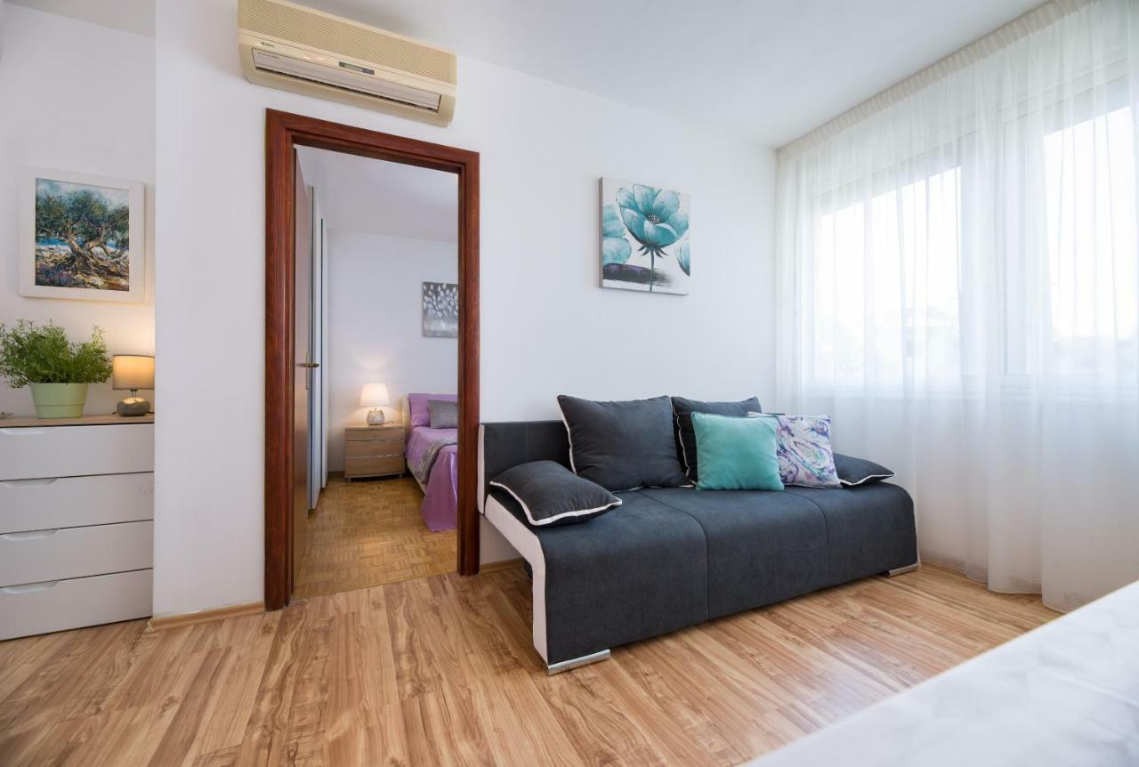 Apartment Kristina, Comfortable And Close To The Center Split Exterior photo
